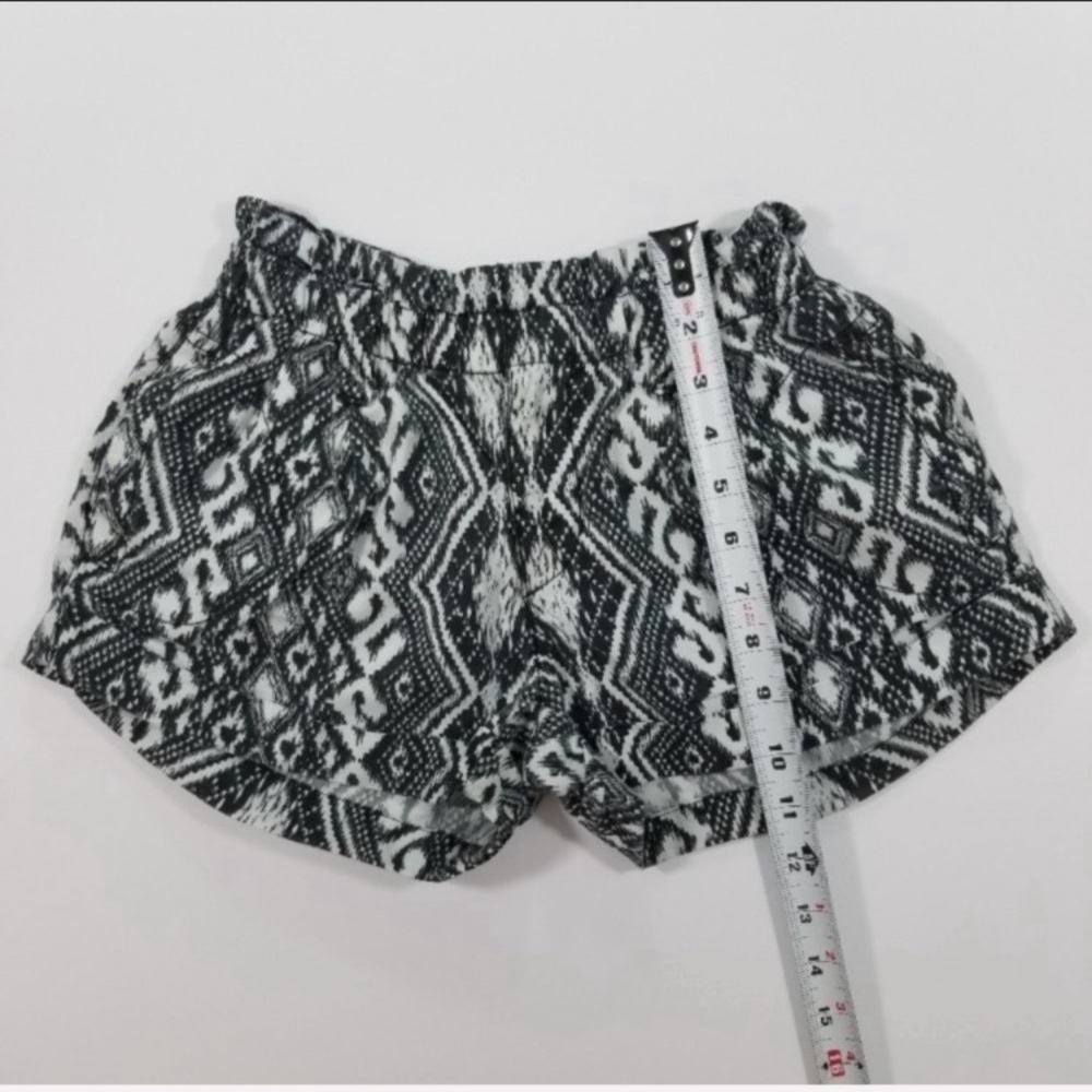 American Eagle Aztec Paper Bag Shorts Size 00 - Picture 8 of 8